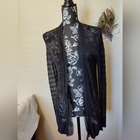LC Lauren Conrad pretty, delicate & unique woven black cardigan π€ (Small) π€ - Picture 7 of 16